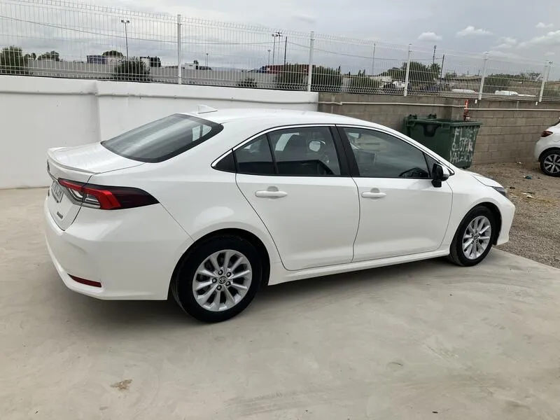 Toyota Corolla 1.8 125H Active Tech E-CVT - foto 7