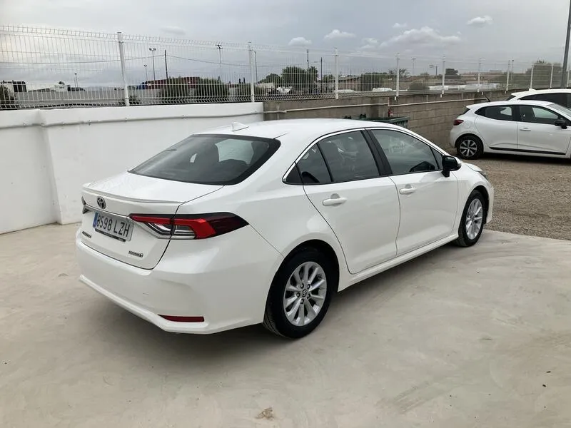 Toyota Corolla 1.8 125H Active Tech E-CVT - foto 6