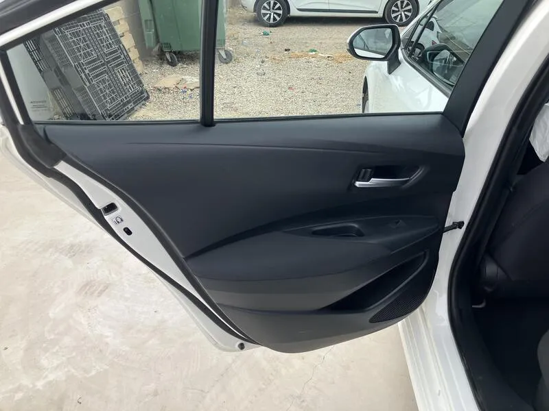Toyota Corolla 1.8 125H Active Tech E-CVT - foto 22