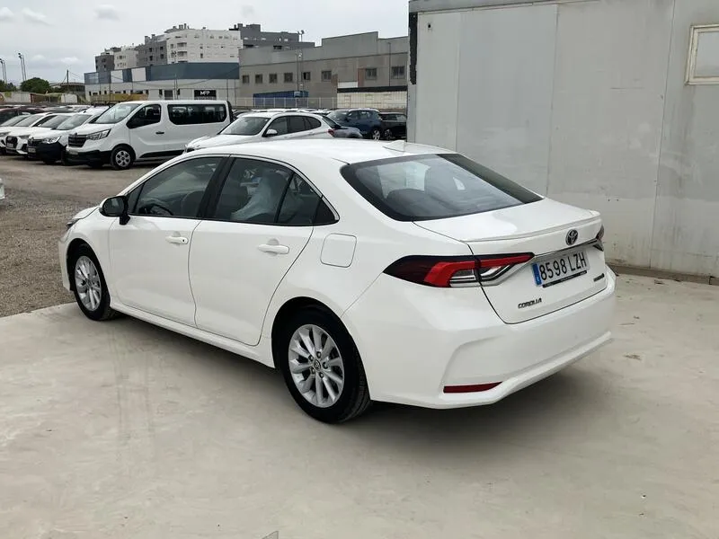 Toyota Corolla 1.8 125H Active Tech E-CVT - foto 4
