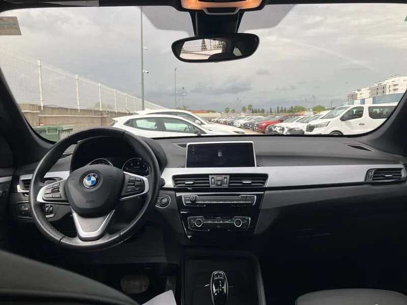 BMW X1 sDrive18dA Corporate - foto 24