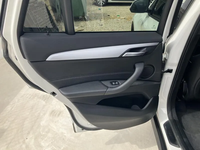 BMW X1 sDrive18dA Corporate - foto 21