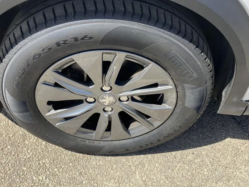 Peugeot 2008 Active Pack PureTech - foto 23