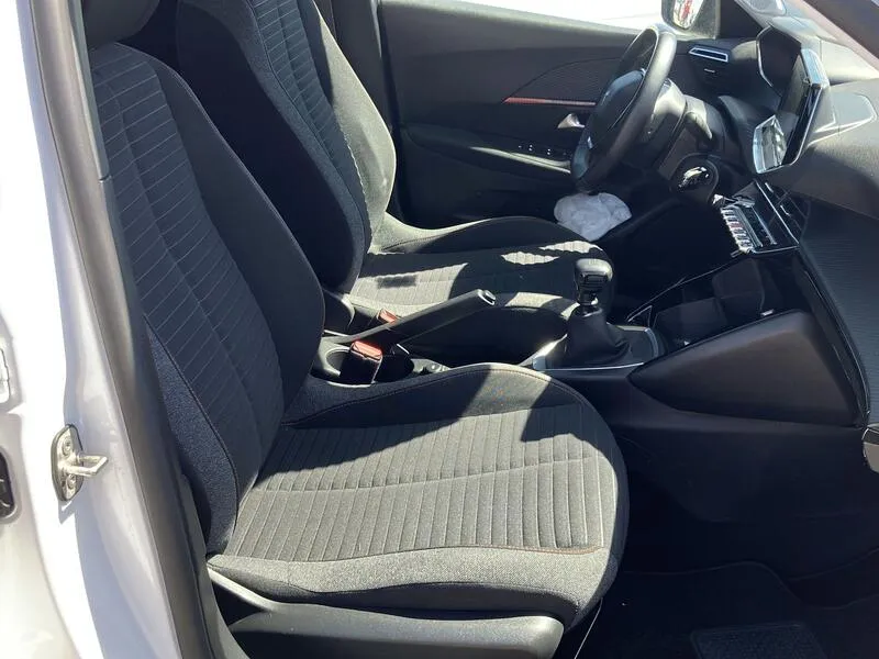 Peugeot 2008 Active Pack PureTech - foto 22