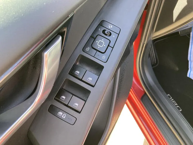 Kia Niro 1.6 GDi HEV Drive - foto 28