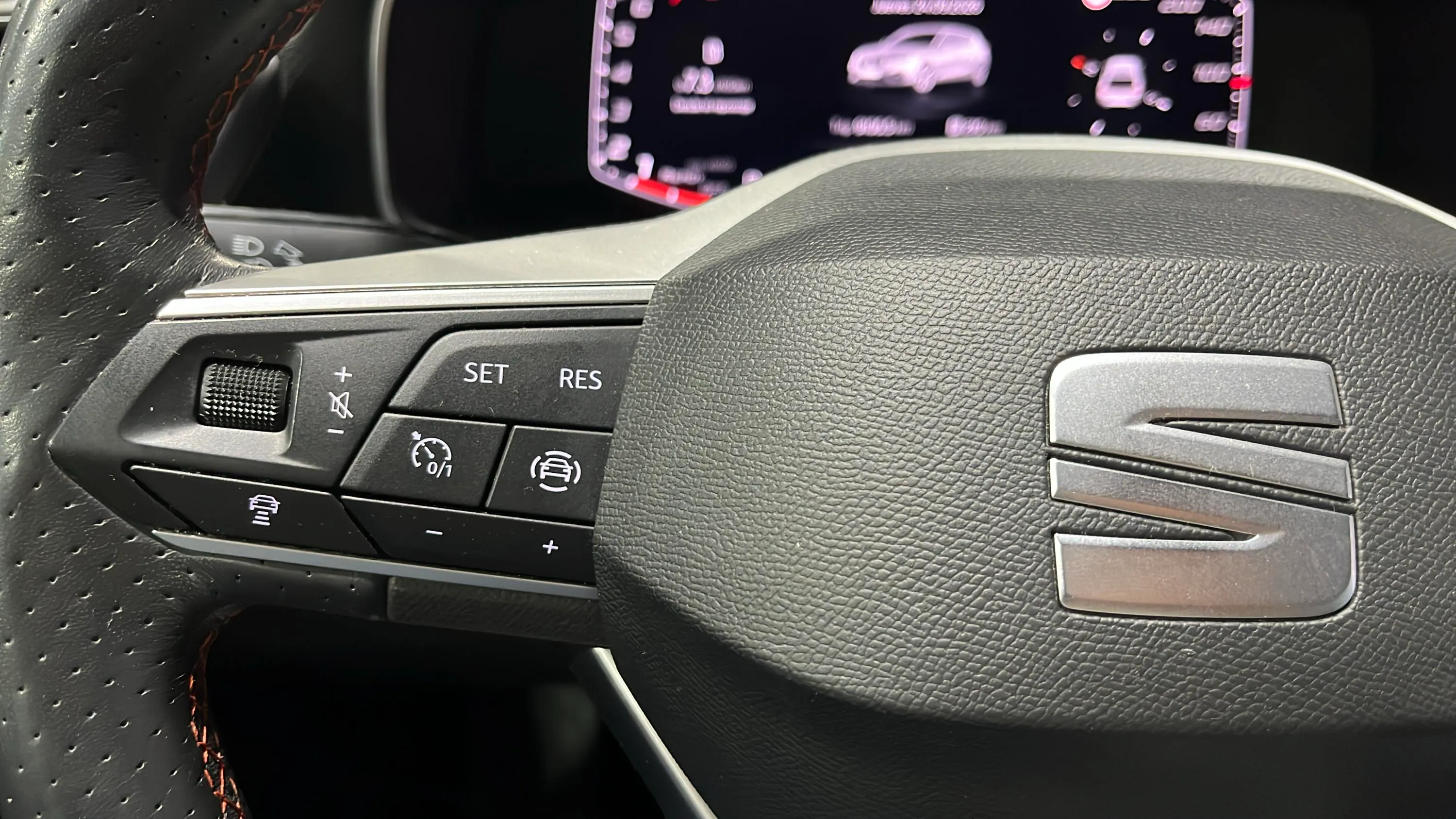 SEAT León 1.0 TSI FR 25 Aniversario - foto 16
