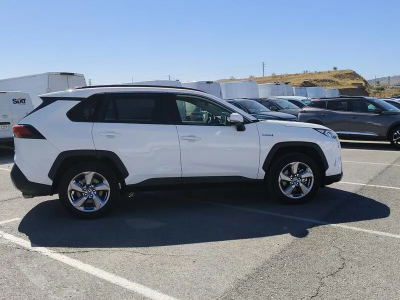 Toyota RAV4 2.5l 220H Advance - foto 7