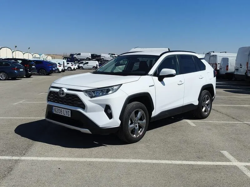 Toyota RAV4 2.5l 220H Advance