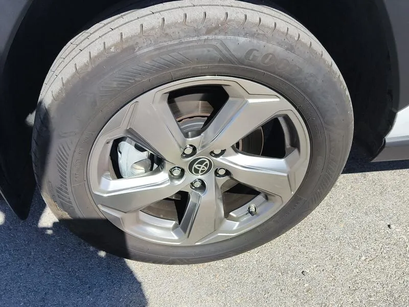 Toyota RAV4 2.5l 220H Advance - foto 43