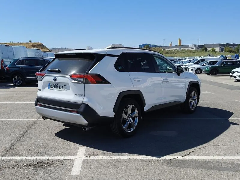 Toyota RAV4 2.5l 220H Advance - foto 6