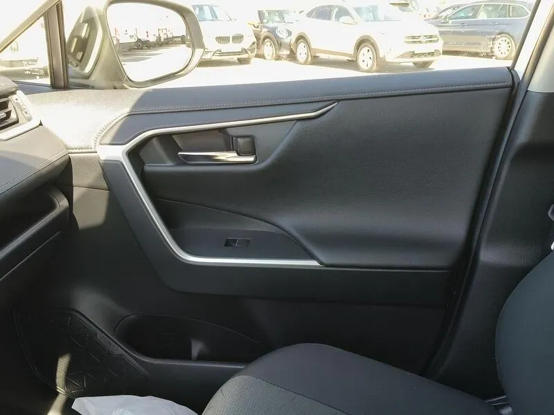 Toyota RAV4 2.5l 220H Advance - foto 19