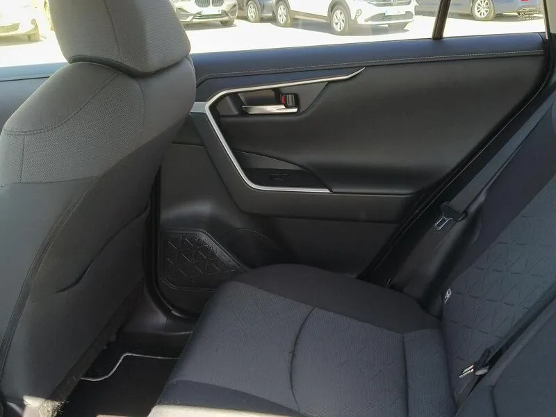 Toyota RAV4 2.5l 220H Advance - foto 30