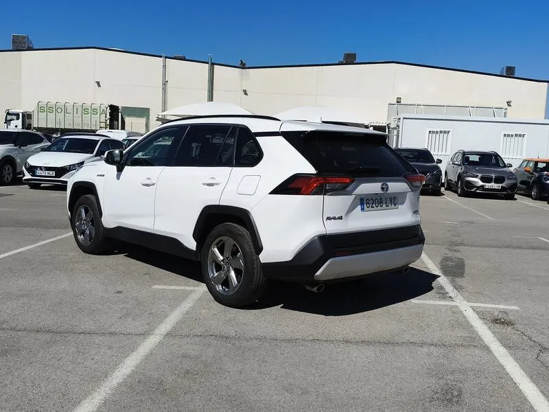 Toyota RAV4 2.5l 220H Advance - foto 4