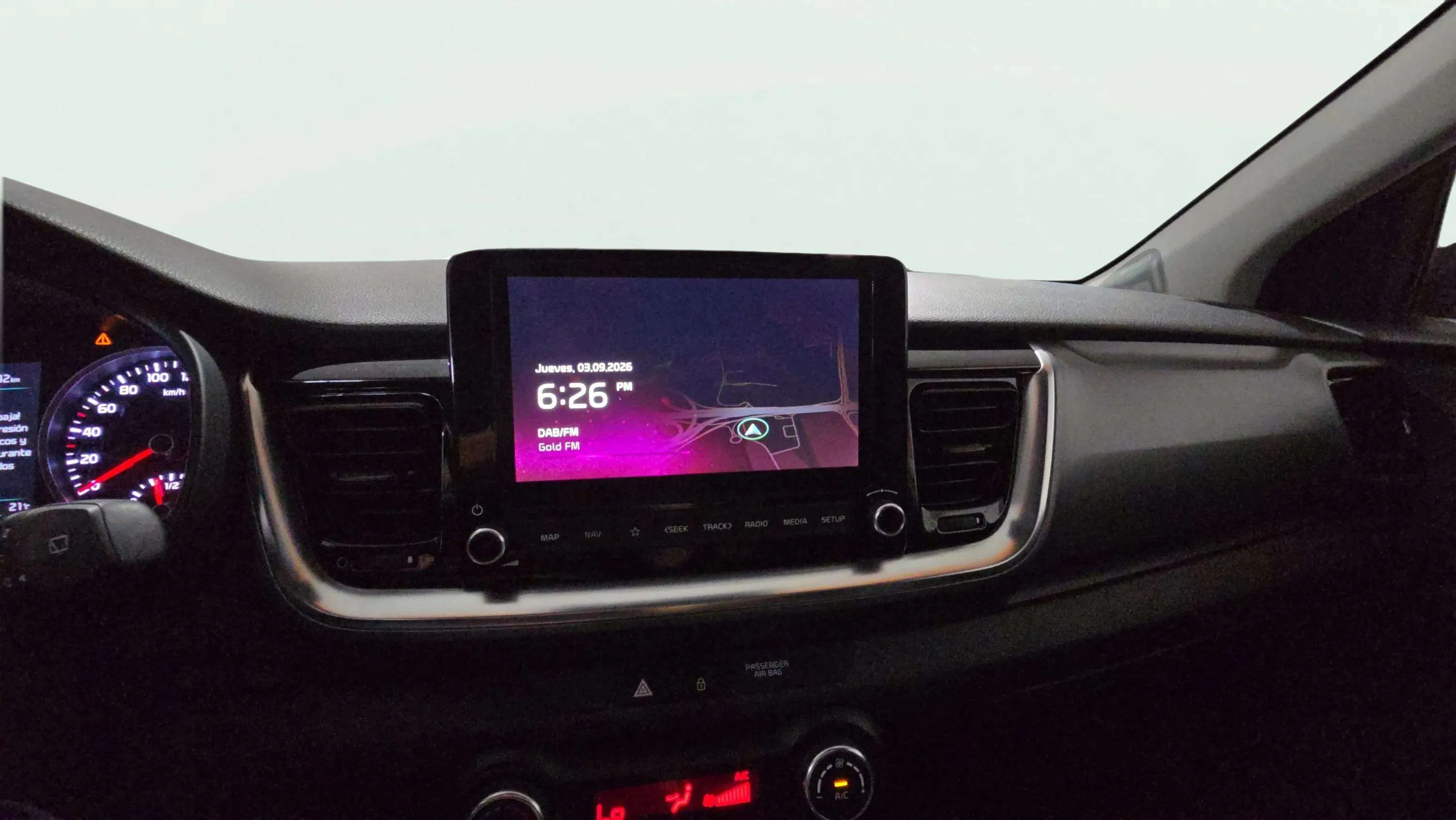 Kia Stonic 1.0 T-GDi MHEV Concept - foto 12