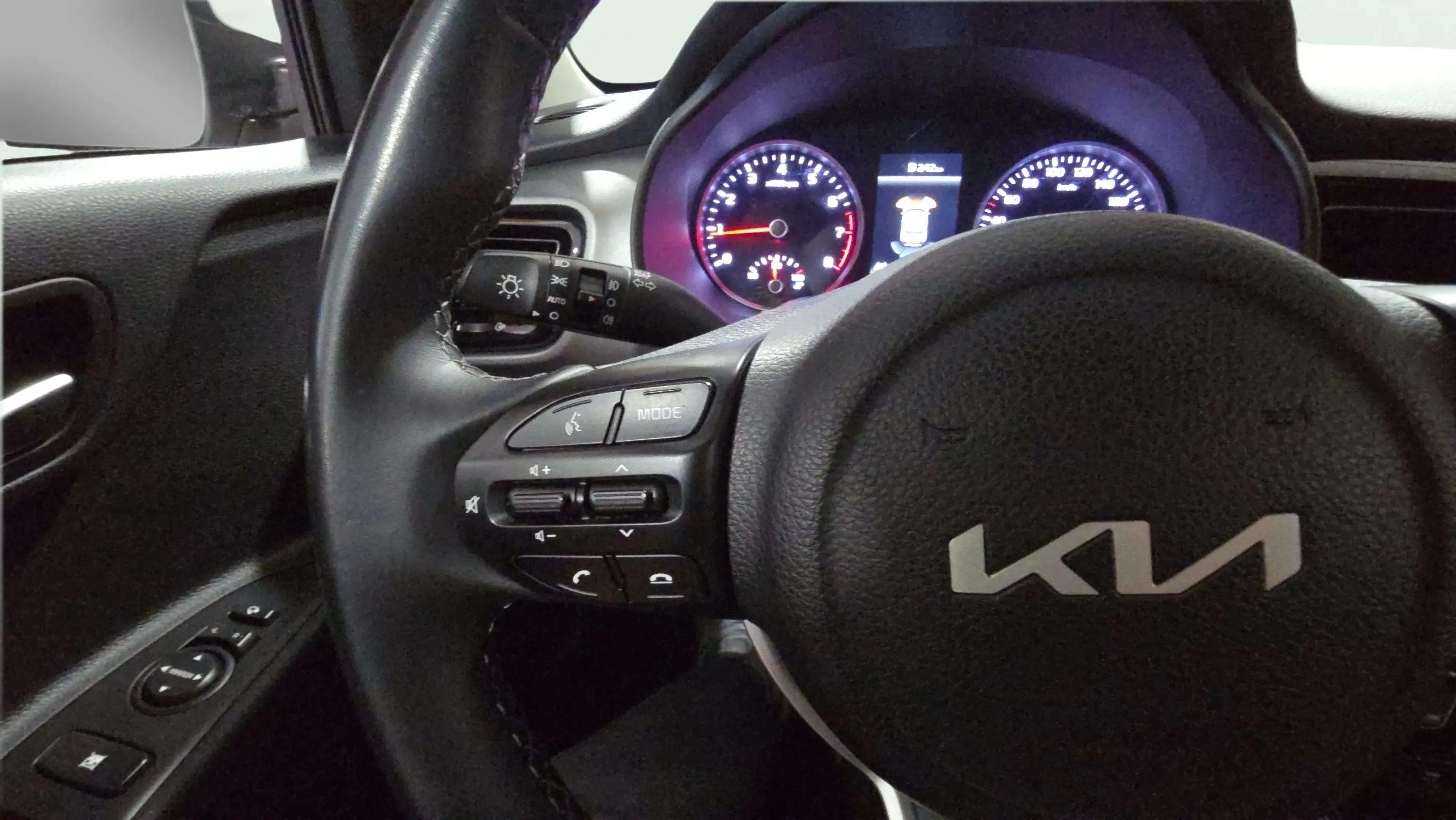Kia Stonic 1.0 T-GDi MHEV Concept - foto 20
