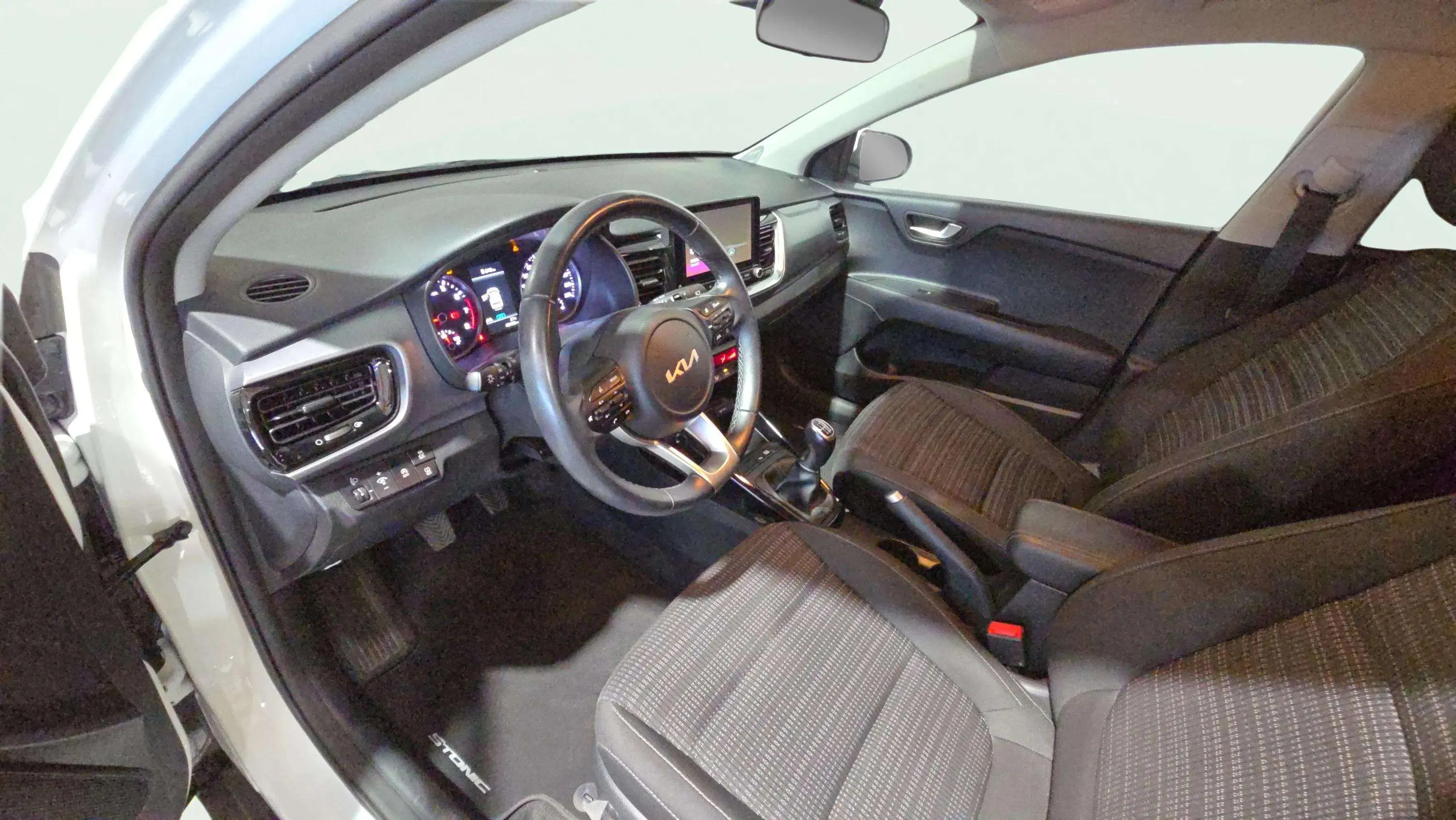 Kia Stonic 1.0 T-GDi MHEV Concept - foto 23