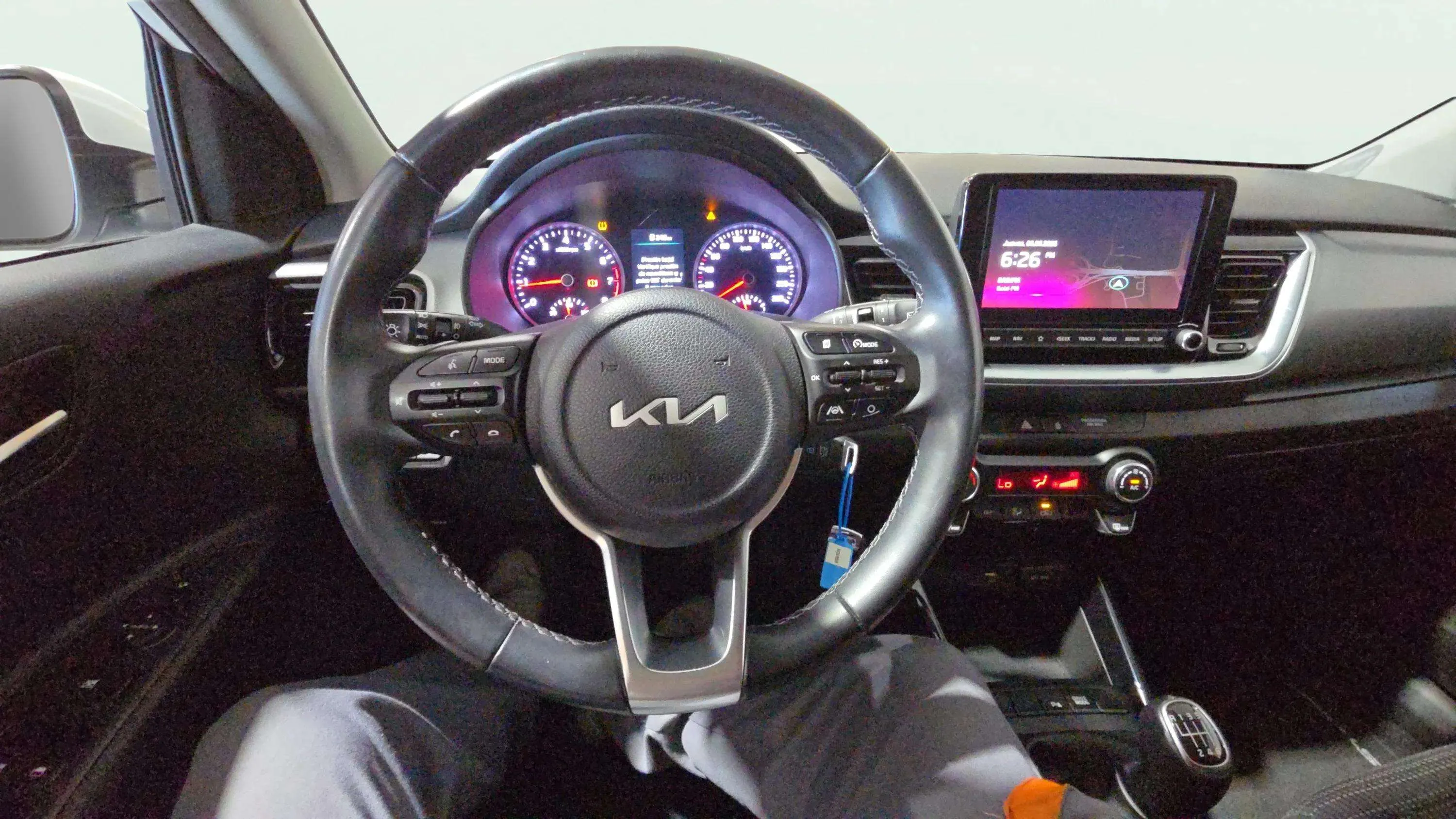 Kia Stonic 1.0 T-GDi MHEV Concept - foto 28