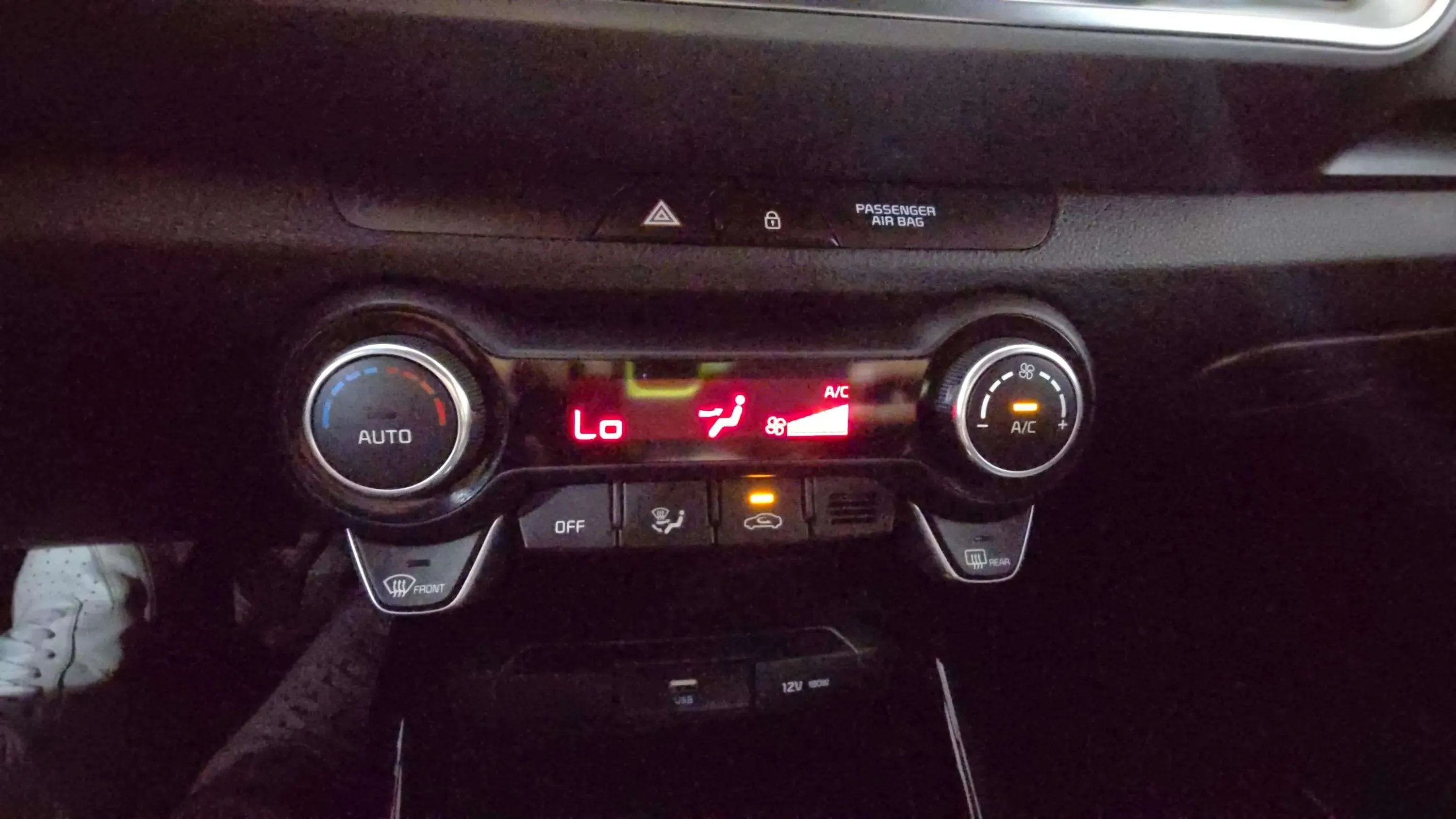 Kia Stonic 1.0 T-GDi MHEV Concept - foto 11