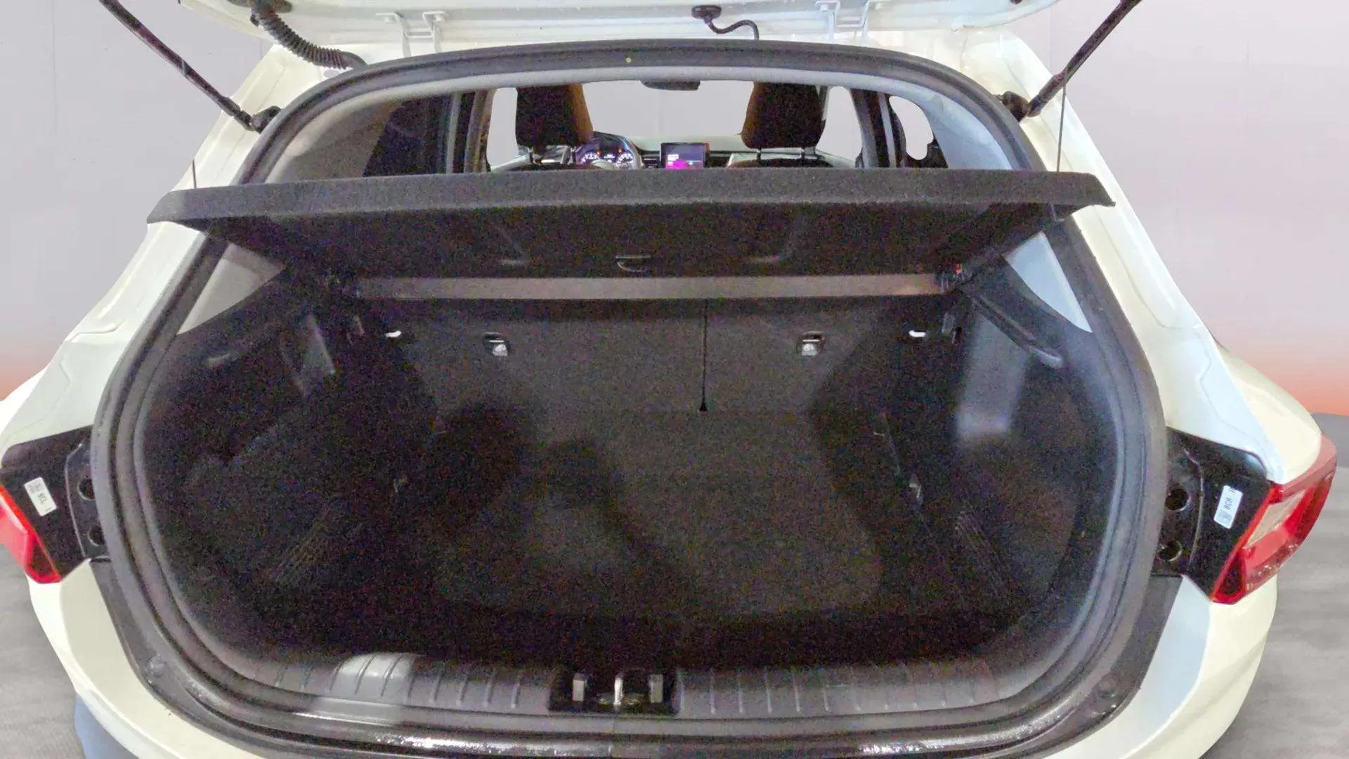 Kia Stonic 1.0 T-GDi MHEV Concept - foto 10