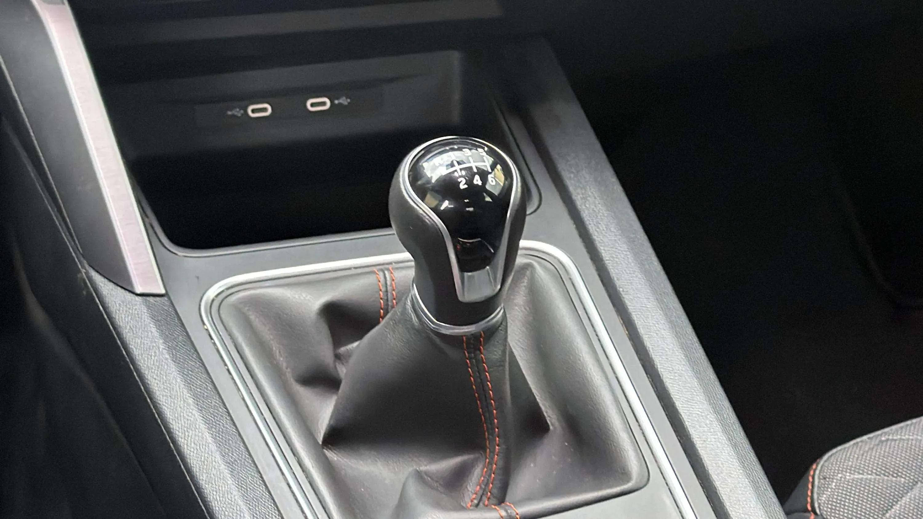 SEAT León 1.0 TSI FR 25 Aniversario - foto 10