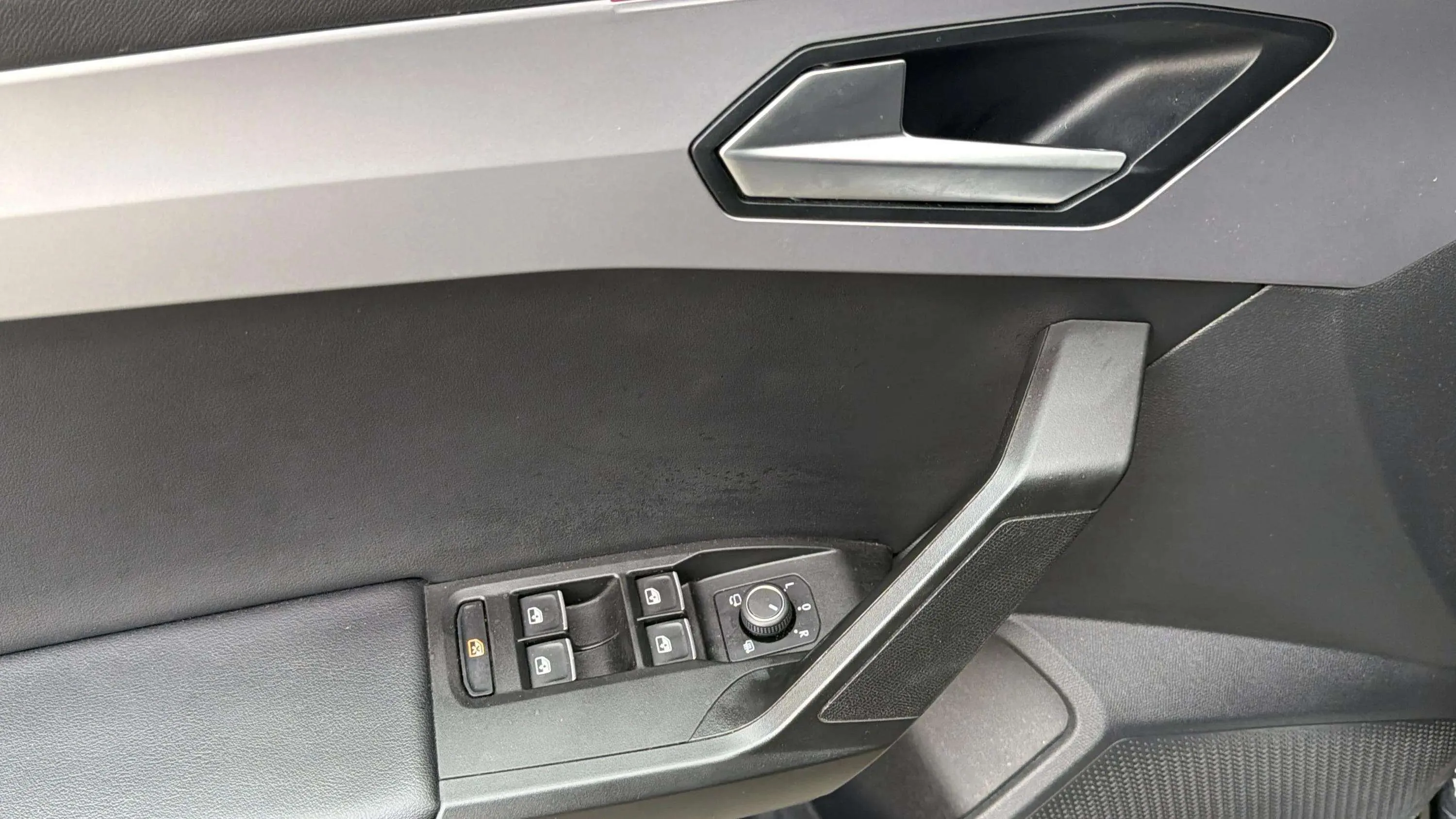 SEAT León 1.0 TSI FR 25 Aniversario - foto 17