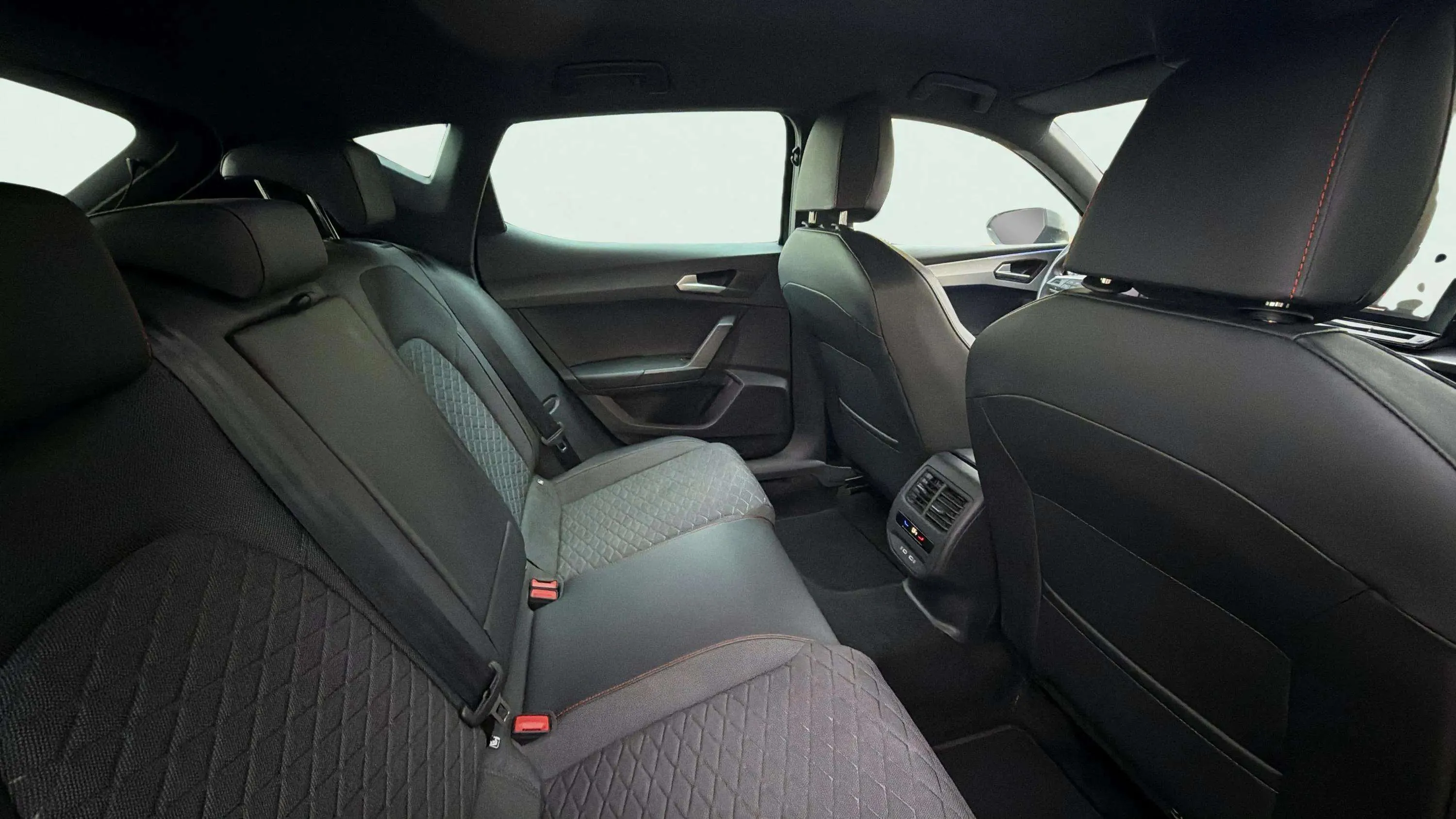 SEAT León 1.0 TSI FR 25 Aniversario - foto 15
