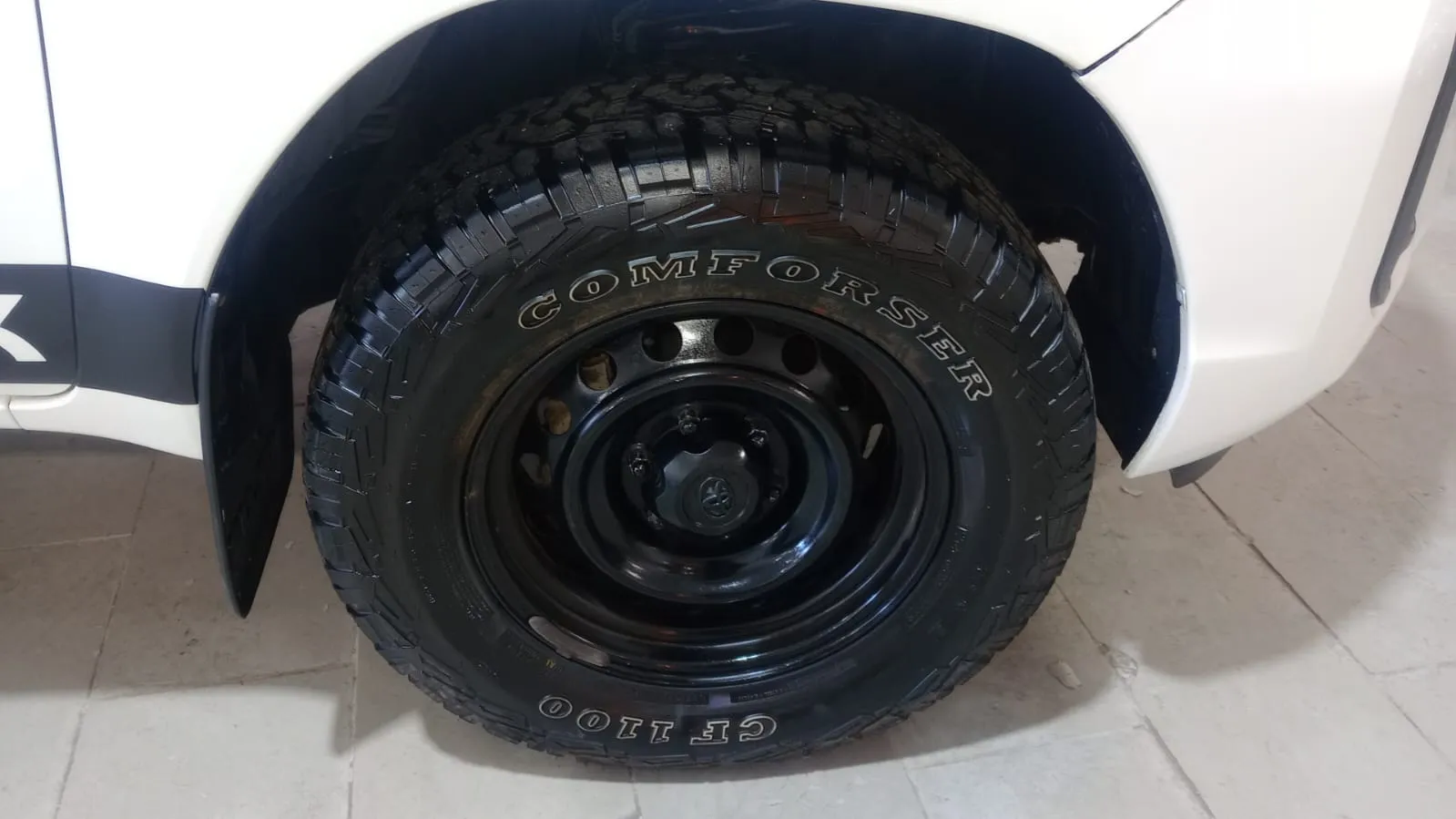 Toyota Hilux 2.4 D-4D Cabina Doble GX - foto 17