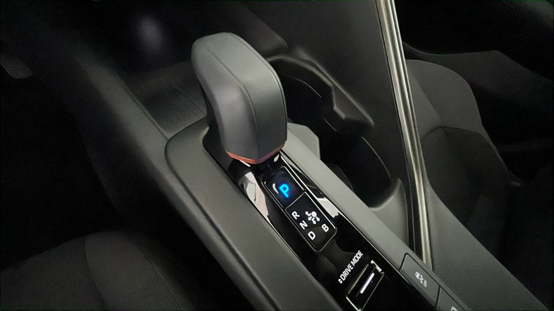Toyota C-HR 1.8 Advance Hybrid 140 - foto 29