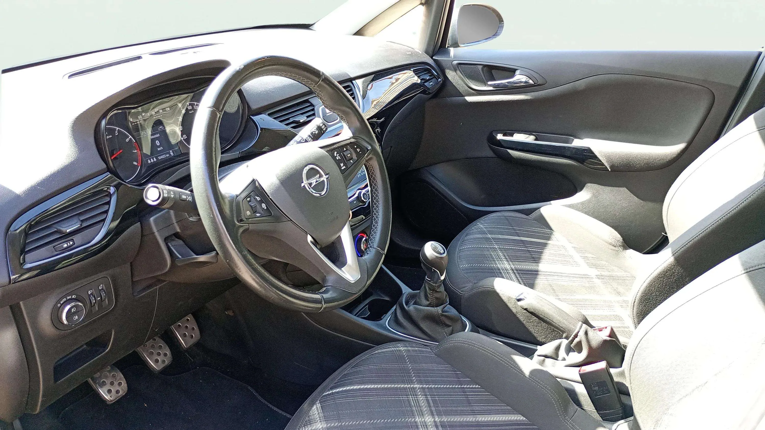 Opel Corsa 1.4 120 Aniversario - foto 12