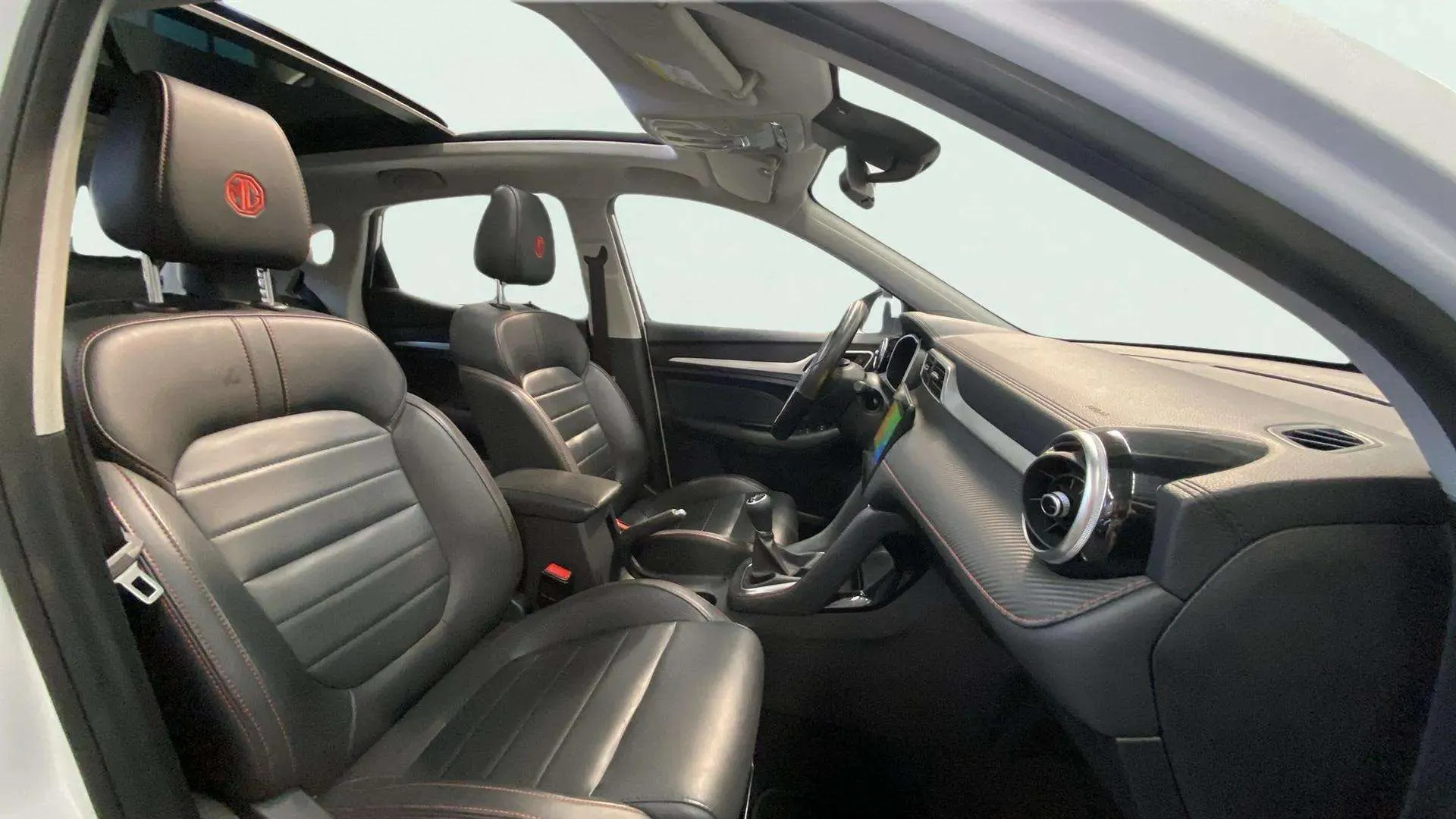 MG ZS 1.0T Luxury - foto 19