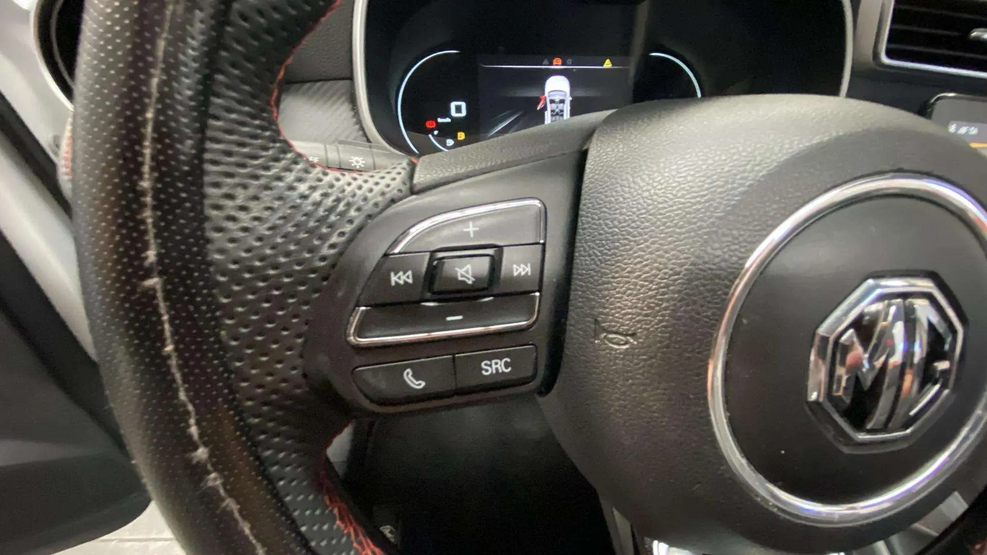 MG ZS 1.0T Luxury - foto 23