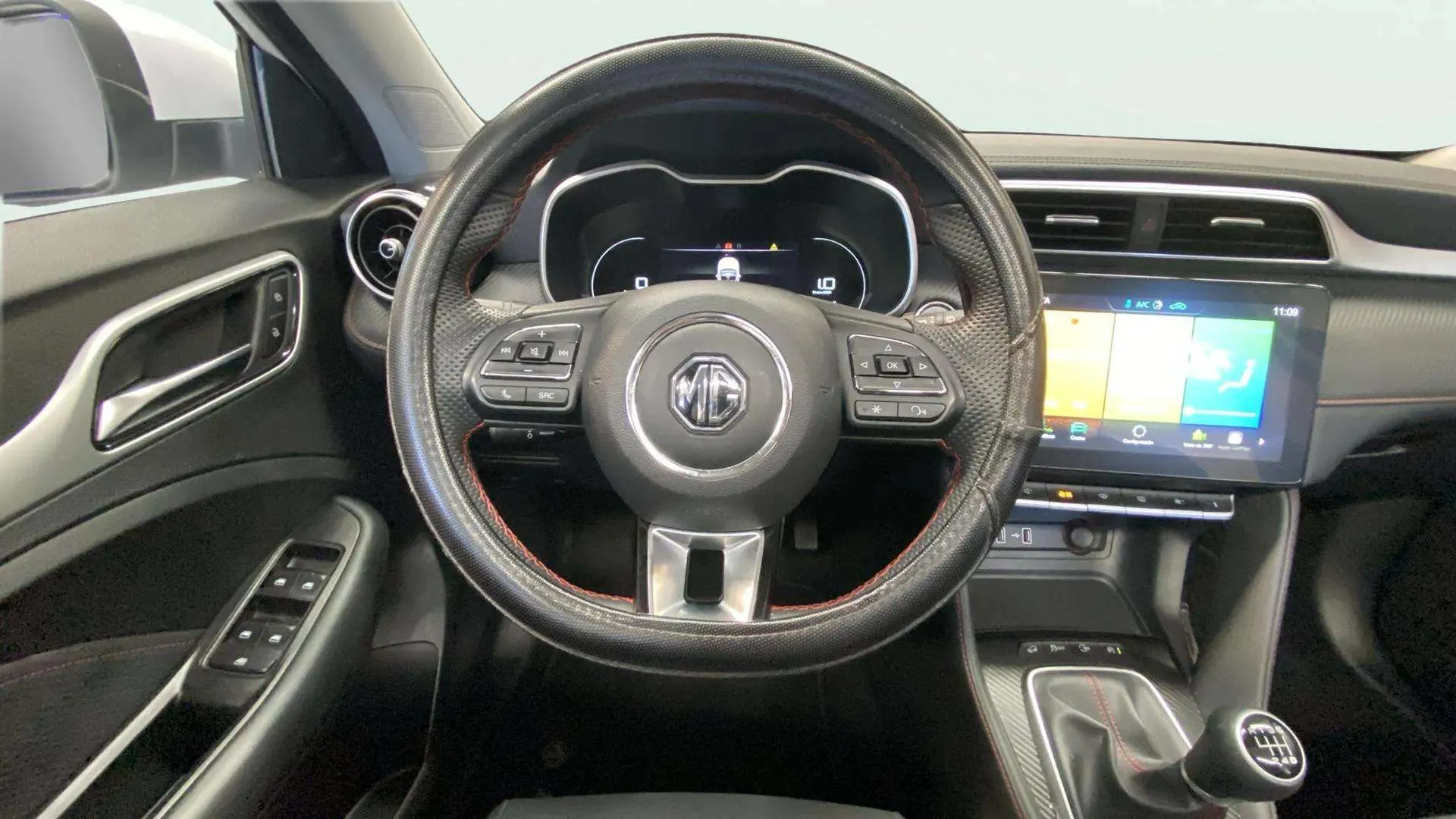 MG ZS 1.0T Luxury - foto 13
