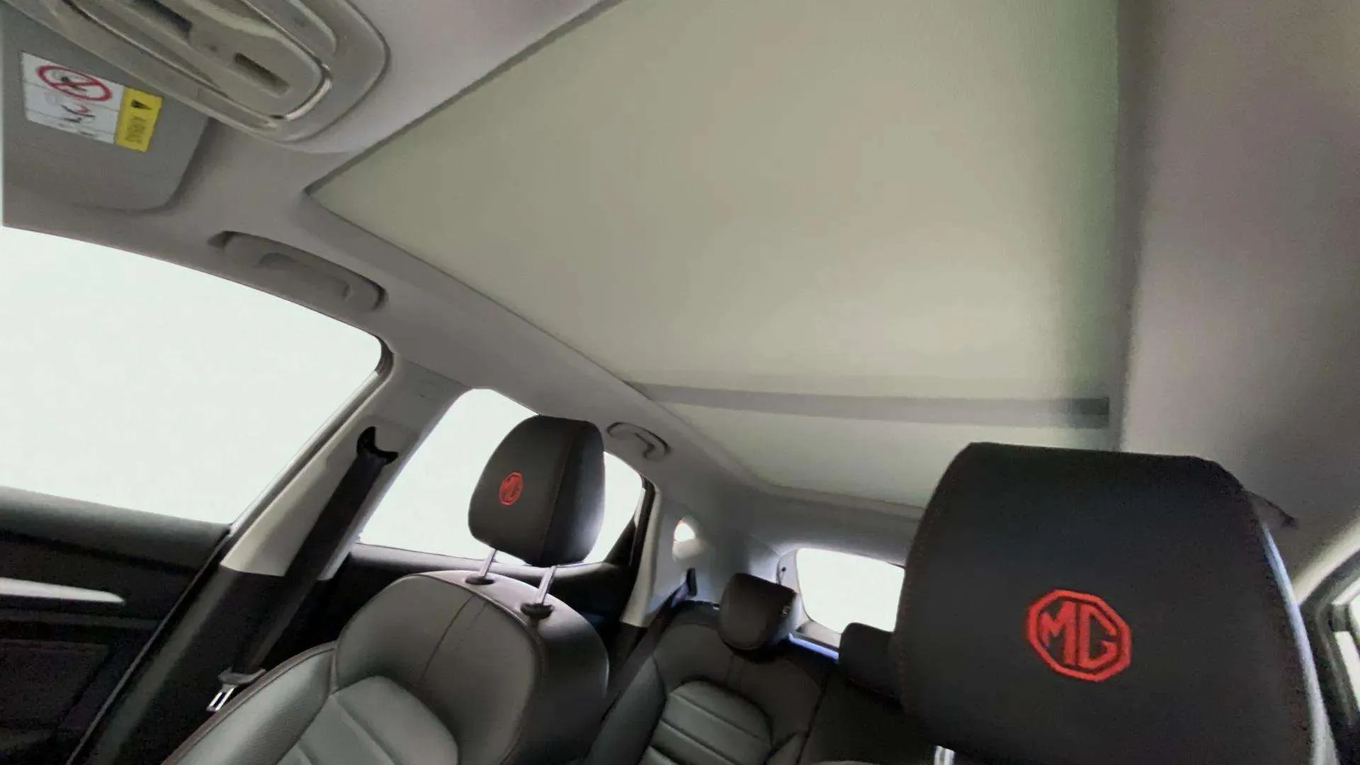 MG ZS 1.0T Luxury - foto 27