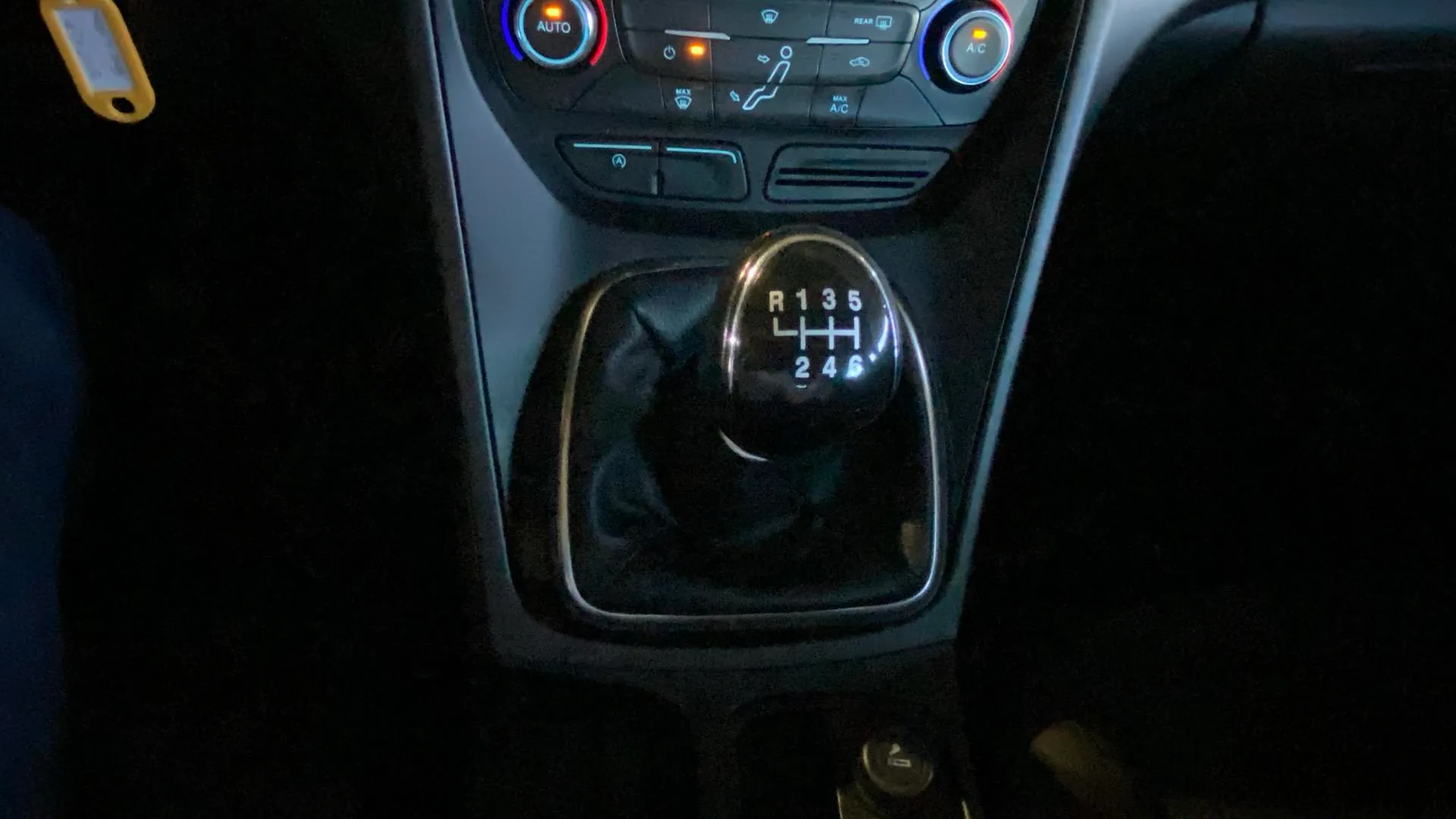 Ford C-Max 1.0 EcoBoost Business - foto 28