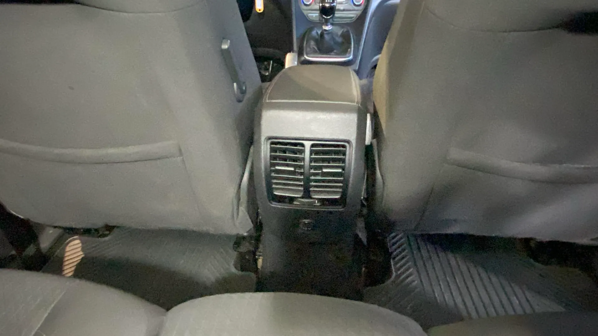 Ford C-Max 1.0 EcoBoost Business - foto 32