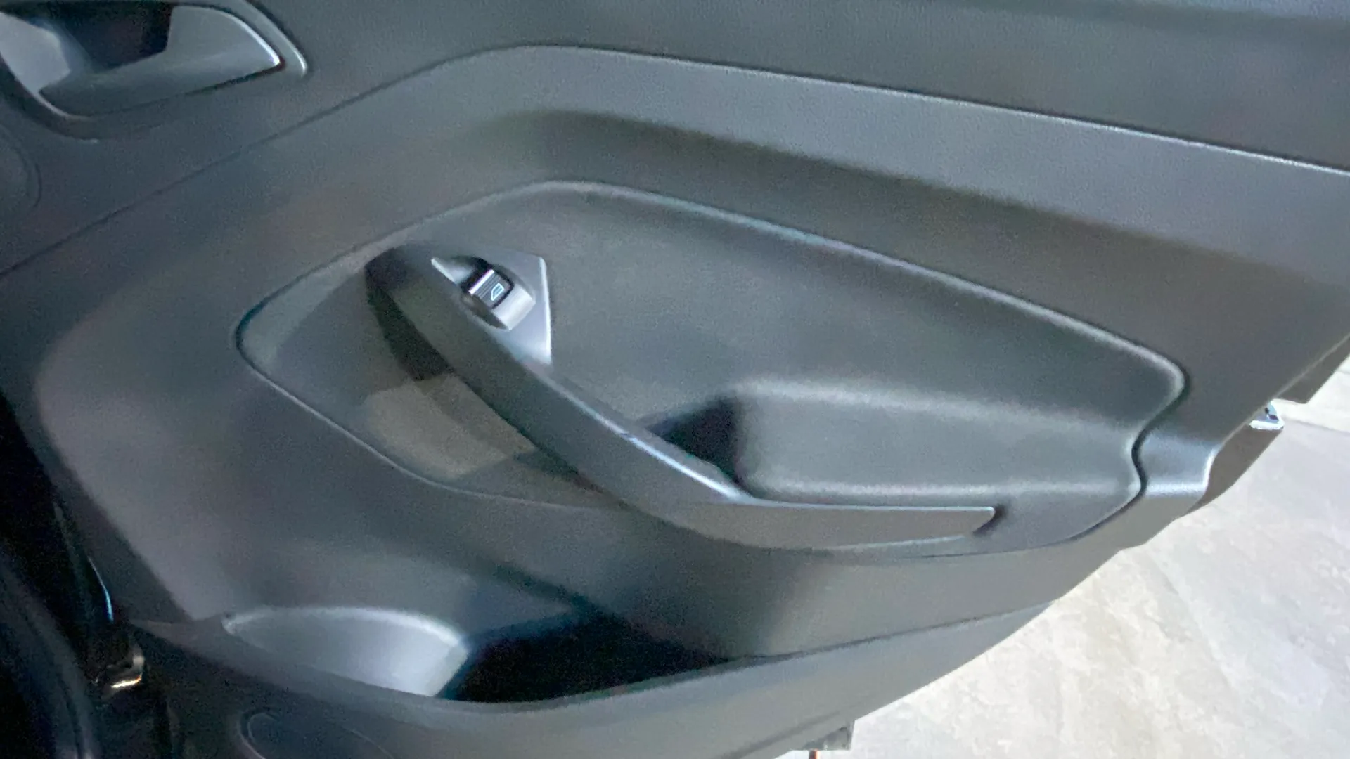 Ford C-Max 1.0 EcoBoost Business - foto 33