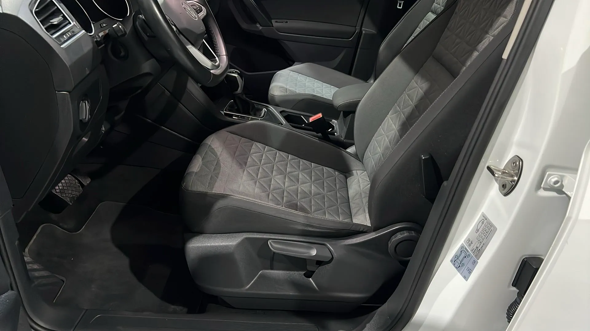 Volkswagen Tiguan Life 2.0 TDI DSG - foto 17