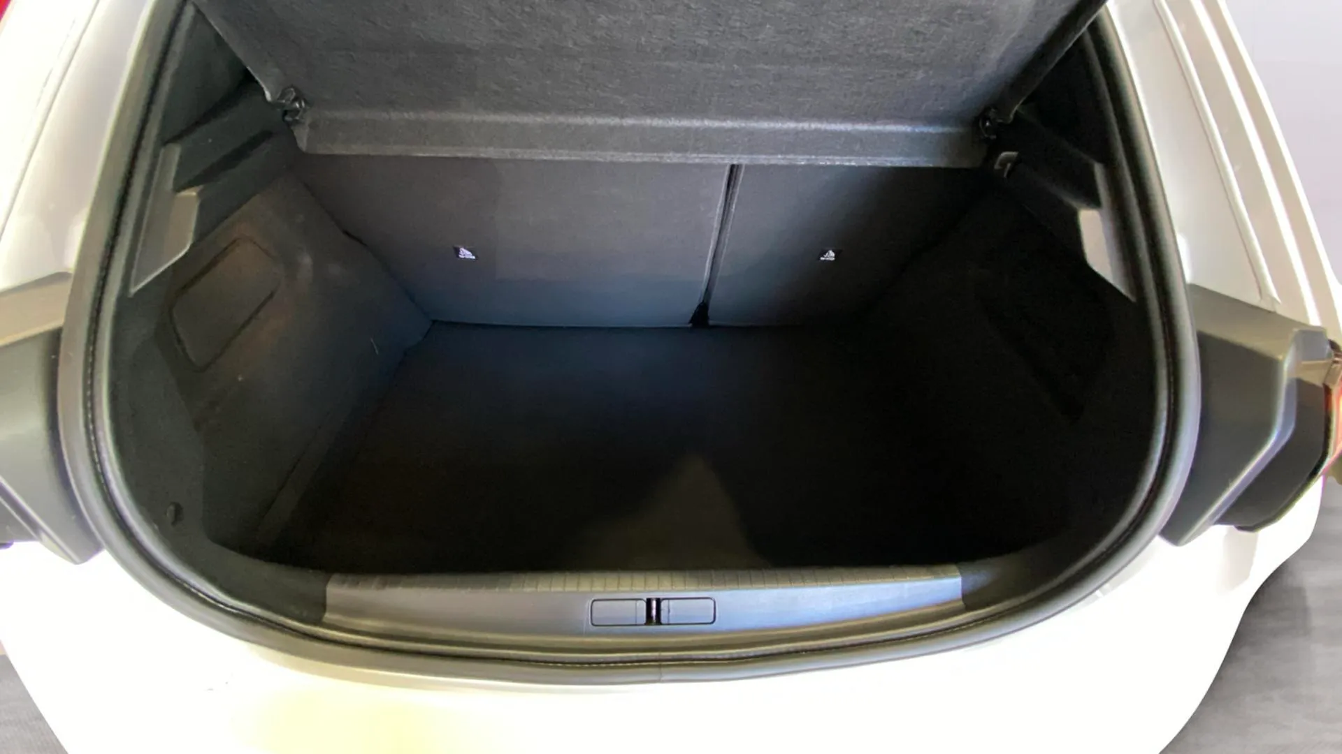 Peugeot 208 PureTech Allure - foto 34