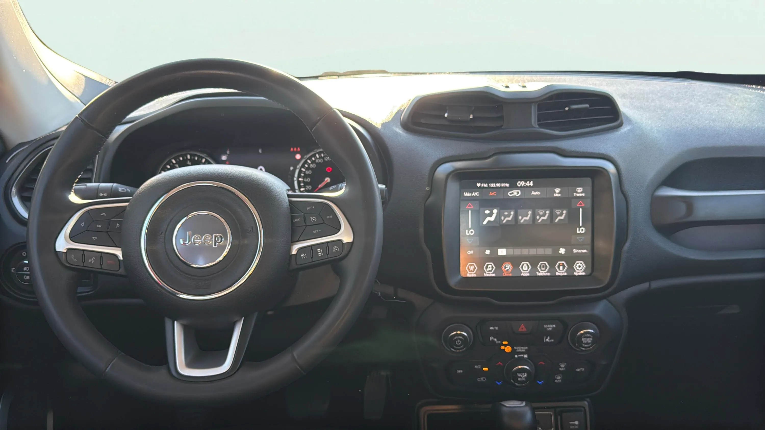 Jeep Renegade eHybrid 1.5 Limited ATX - foto 12