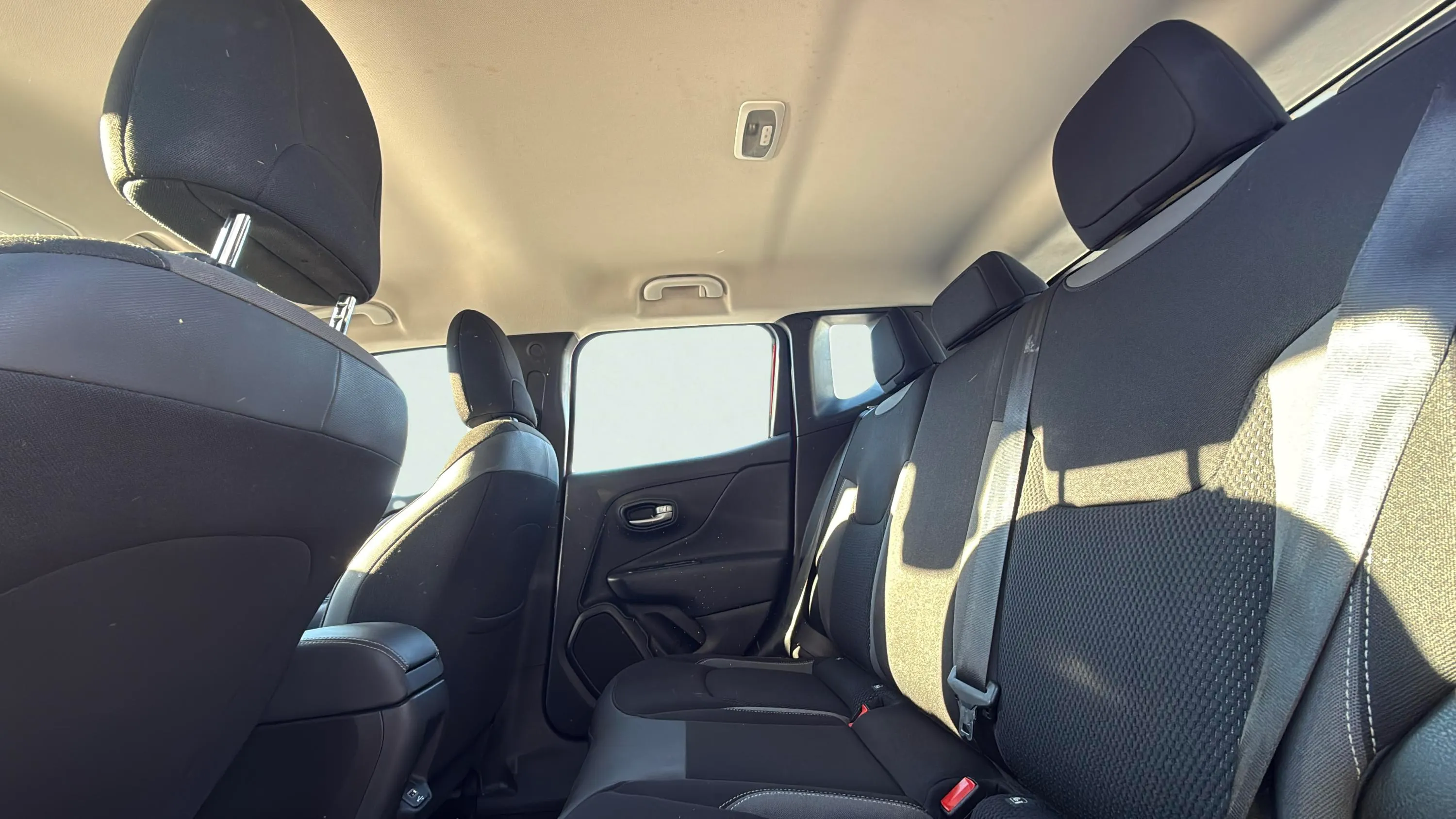 Jeep Renegade eHybrid 1.5 Limited ATX - foto 16