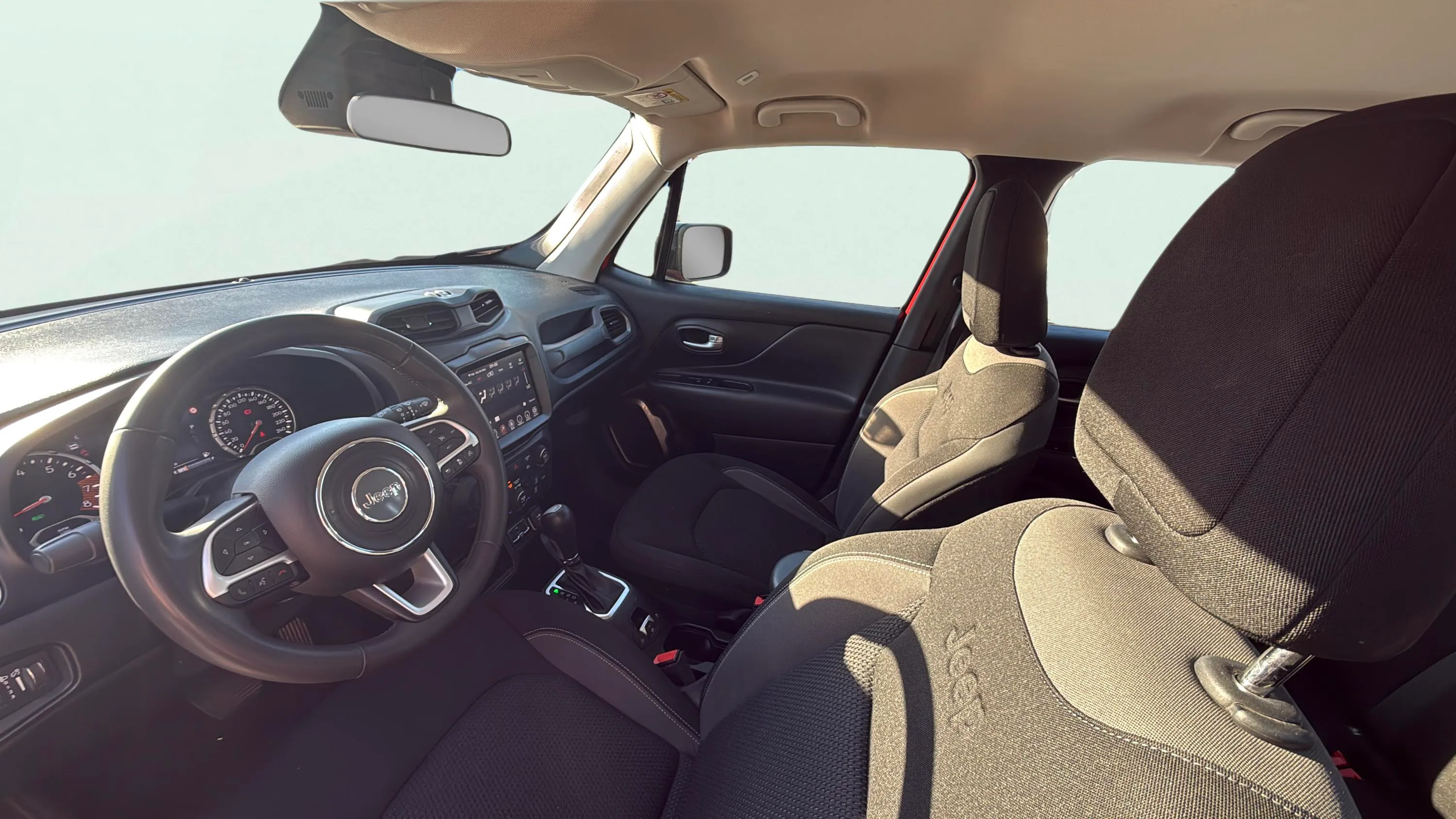 Jeep Renegade eHybrid 1.5 Limited ATX - foto 9