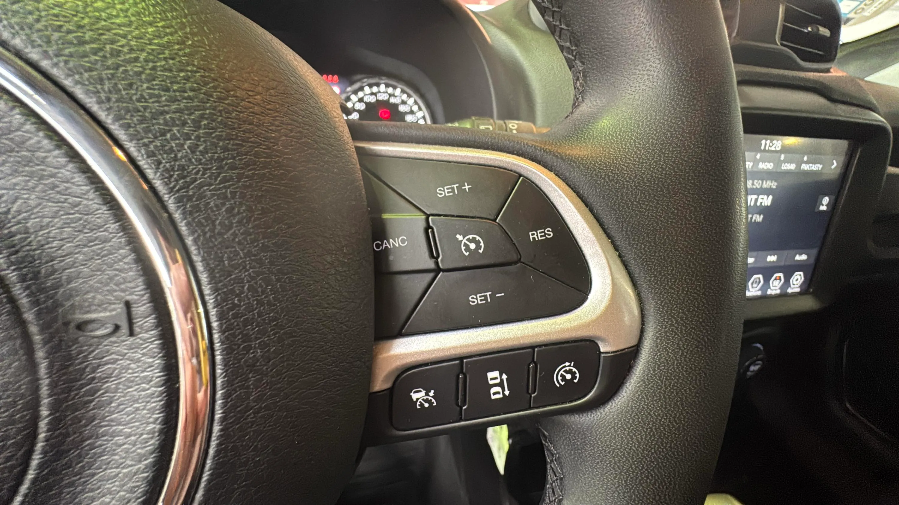 Jeep Renegade eHybrid 1.5 Limited ATX - foto 21