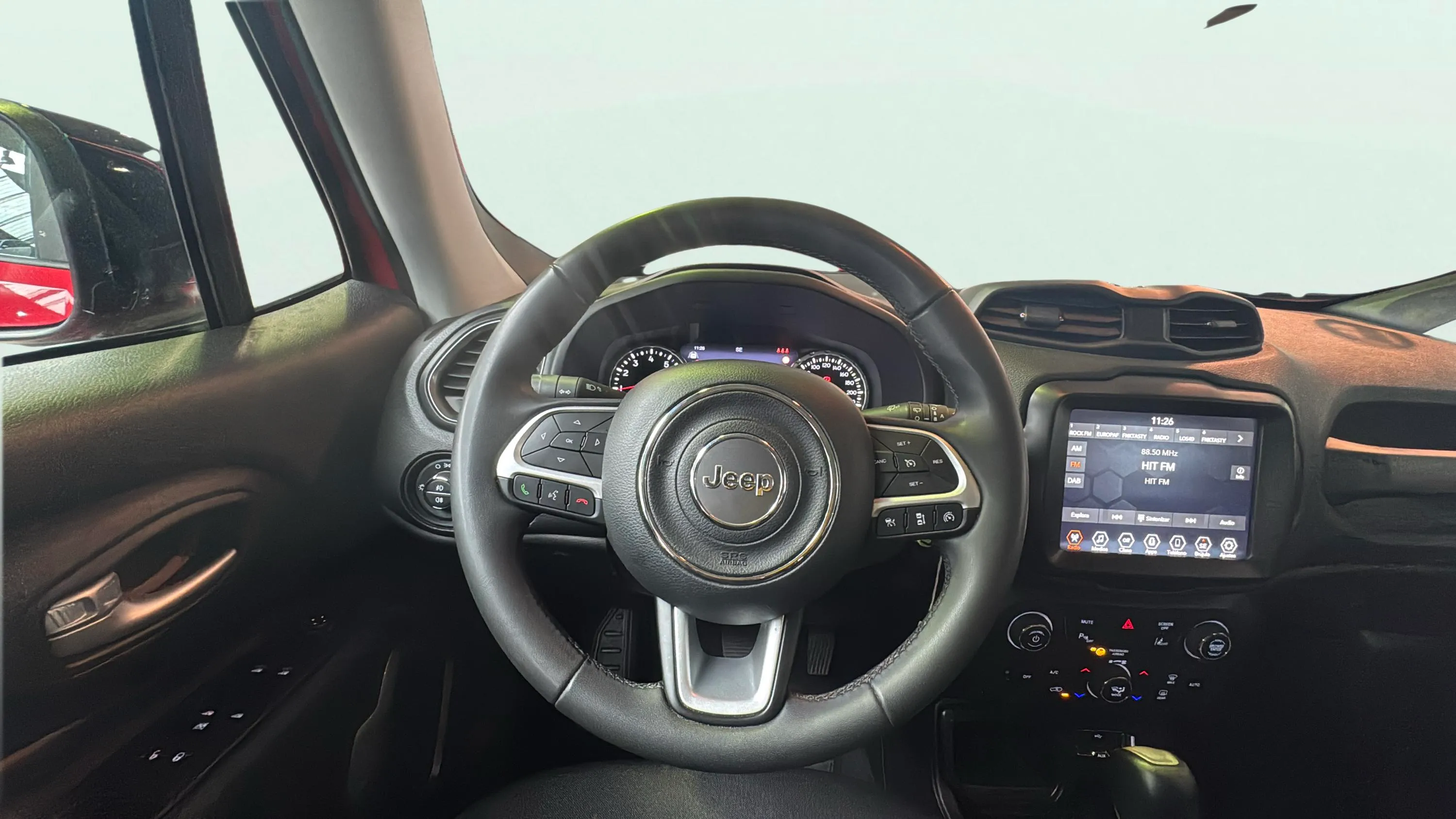 Jeep Renegade eHybrid 1.5 Limited ATX - foto 12