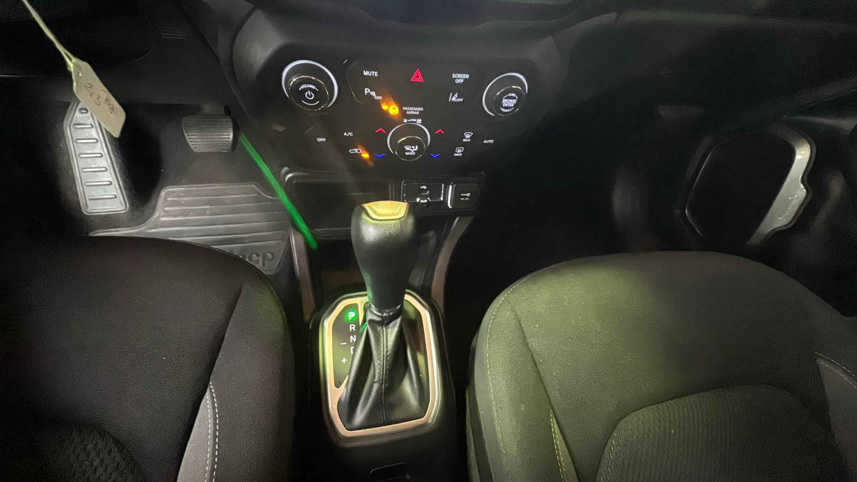 Jeep Renegade eHybrid 1.5 Limited ATX - foto 23