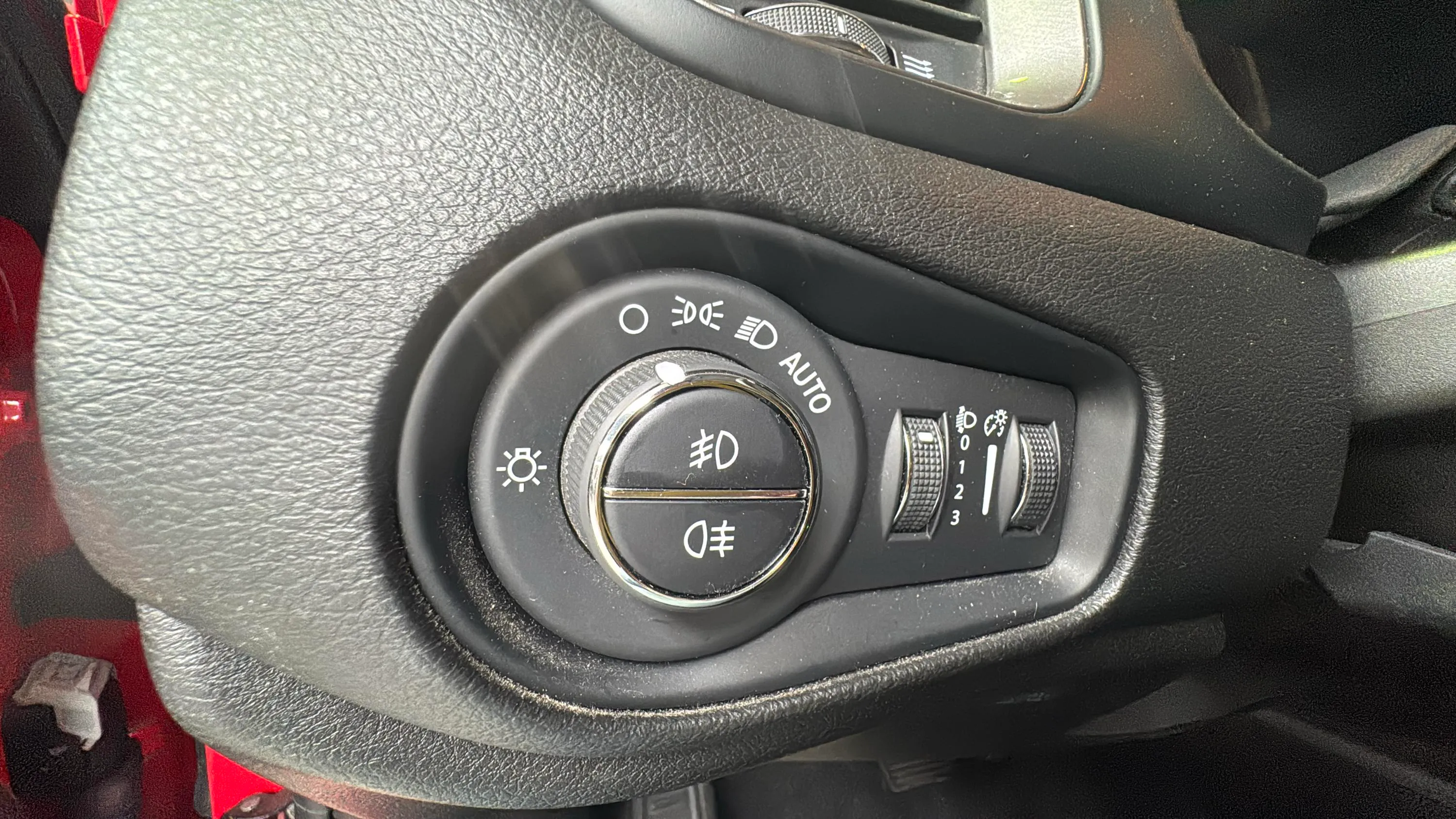 Jeep Renegade eHybrid 1.5 Limited ATX - foto 20