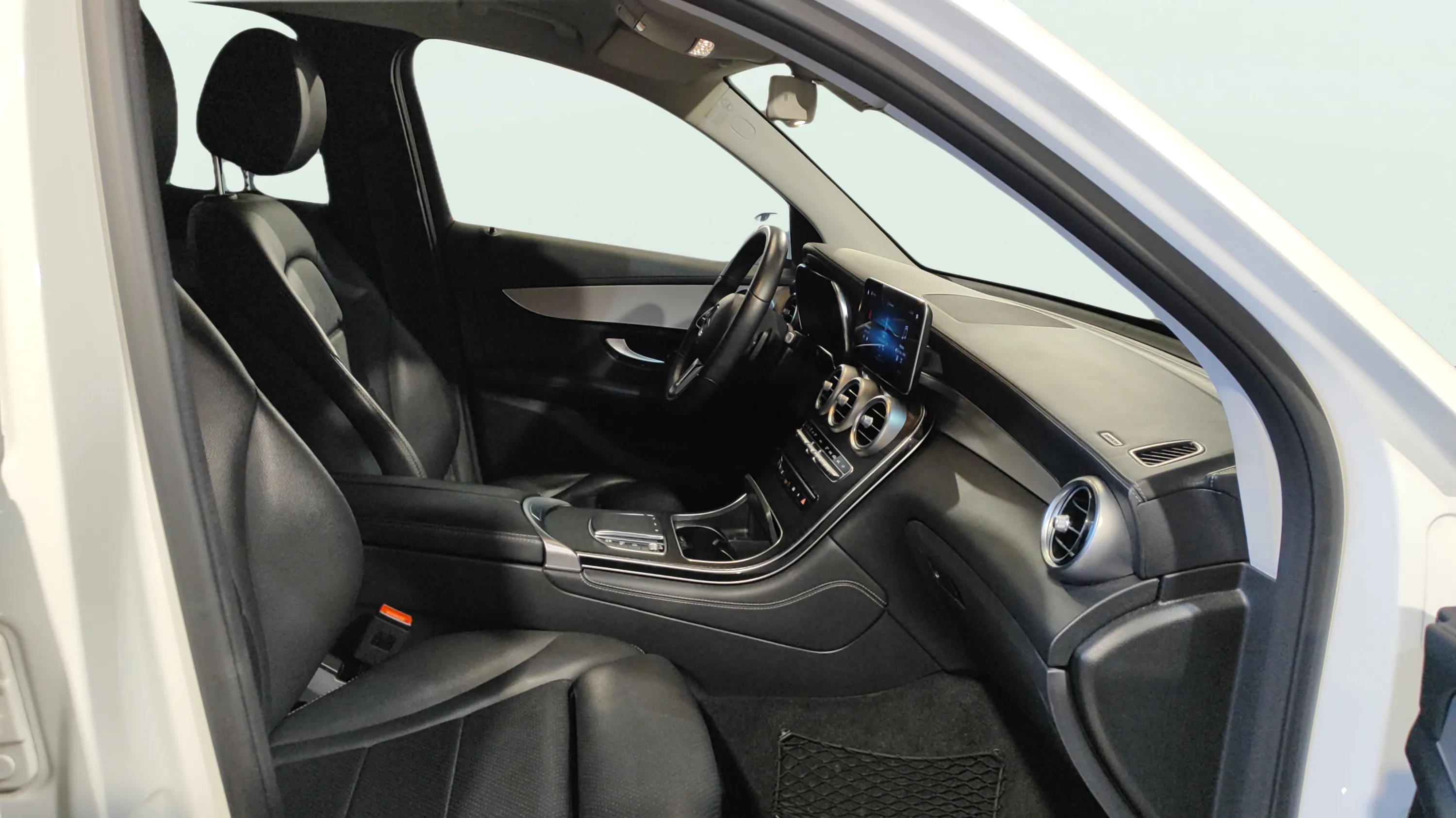 Mercedes-Benz GLC 200 d 4MATIC - foto 36