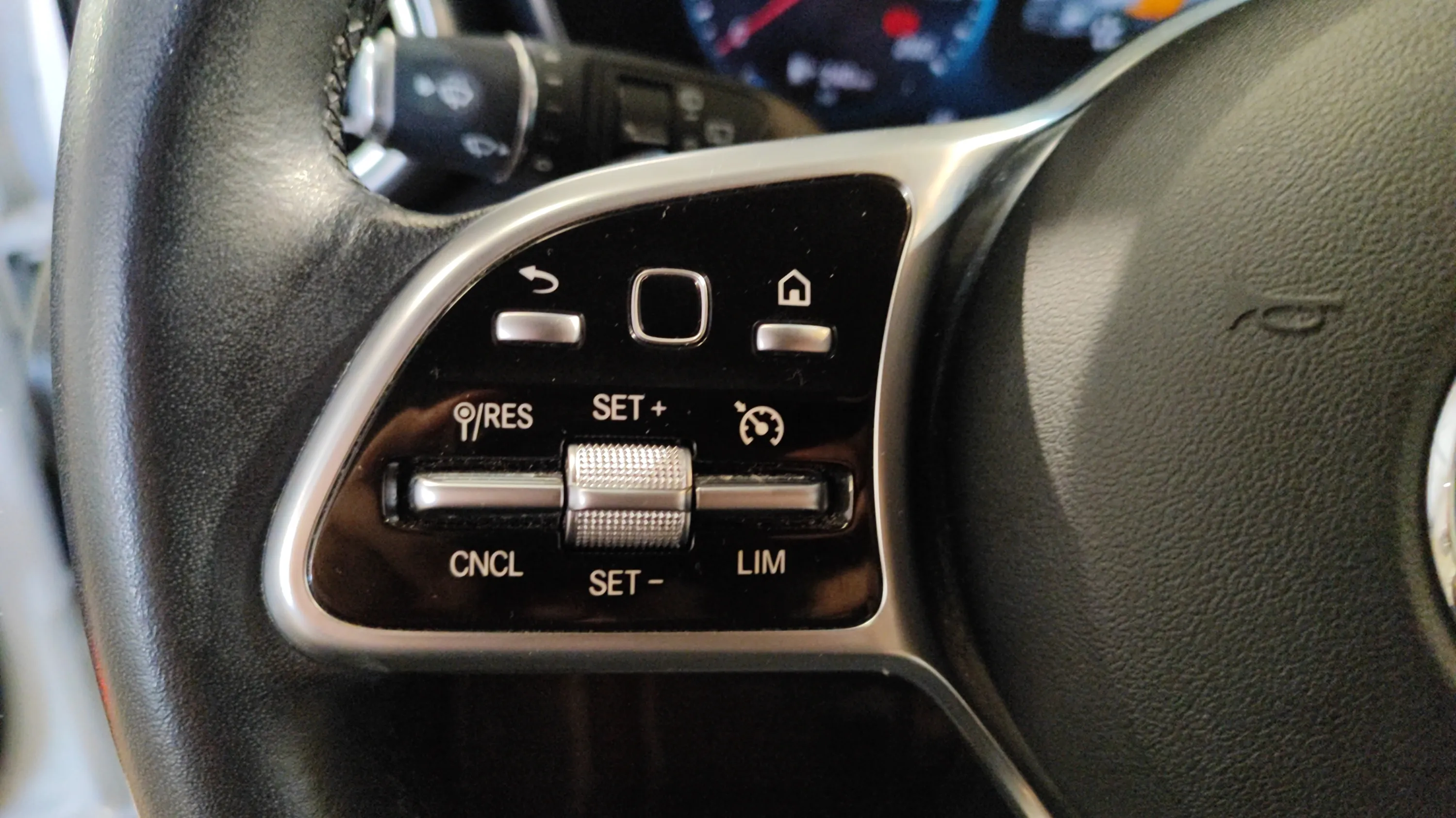 Mercedes-Benz GLC 200 d 4MATIC - foto 23
