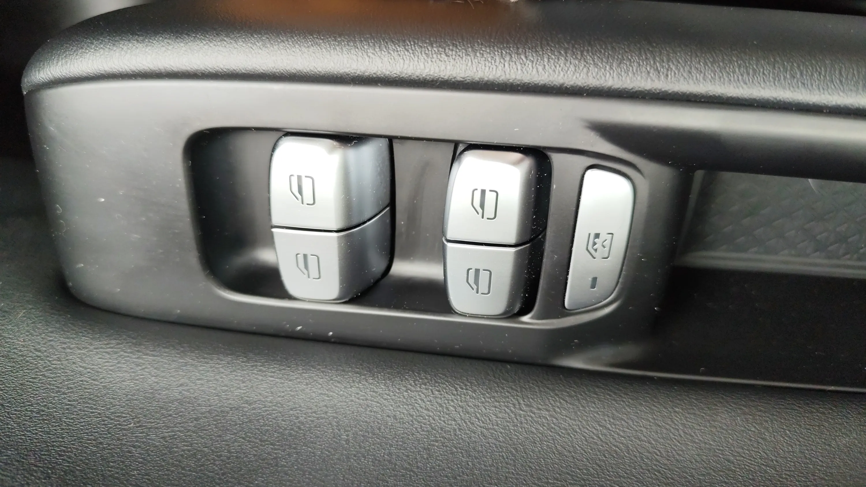 Ebro s800 1.5 T-GDi PHEV Luxury E-CVT - foto 17