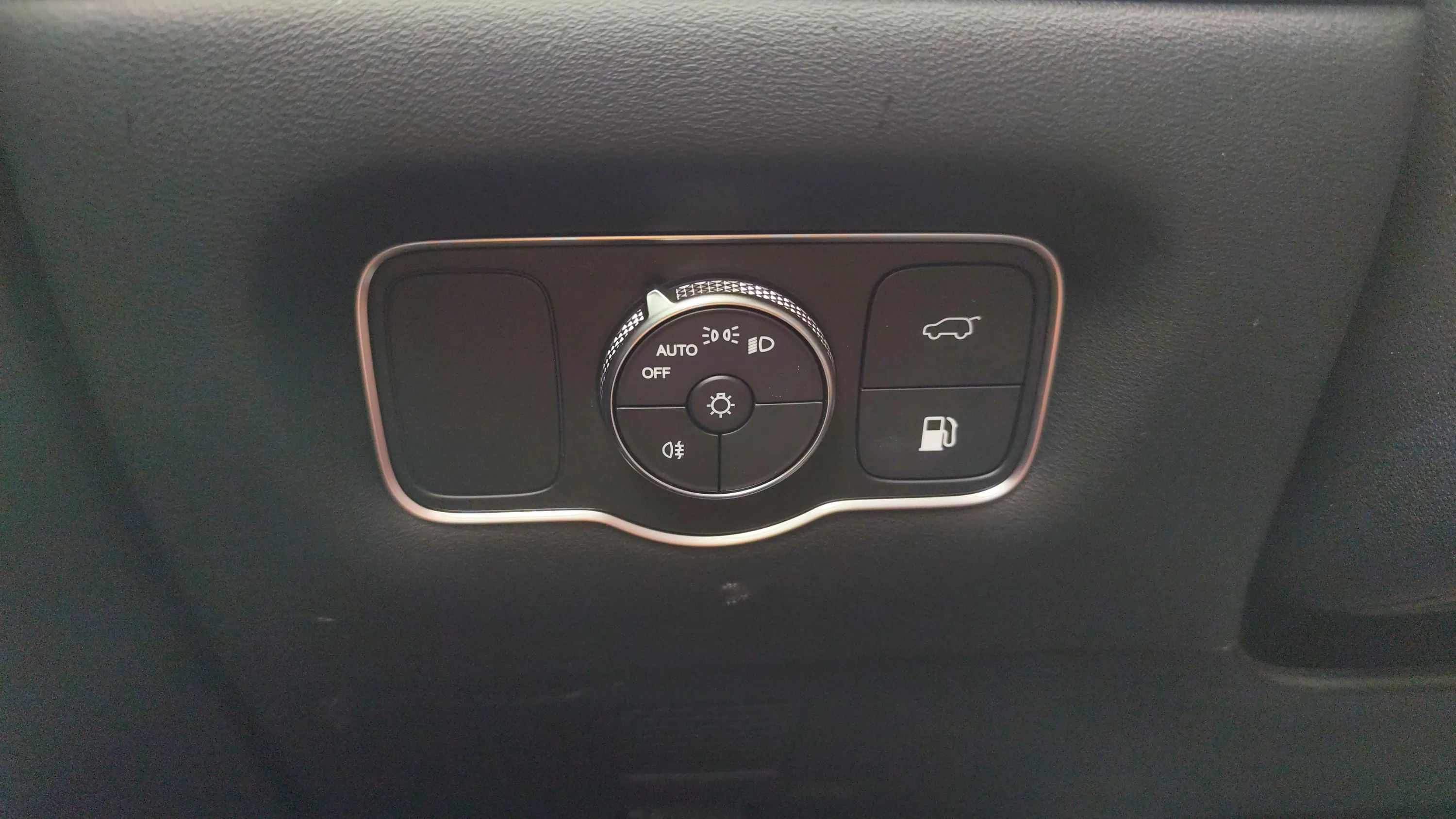 Ebro s800 1.5 T-GDi PHEV Luxury E-CVT - foto 18