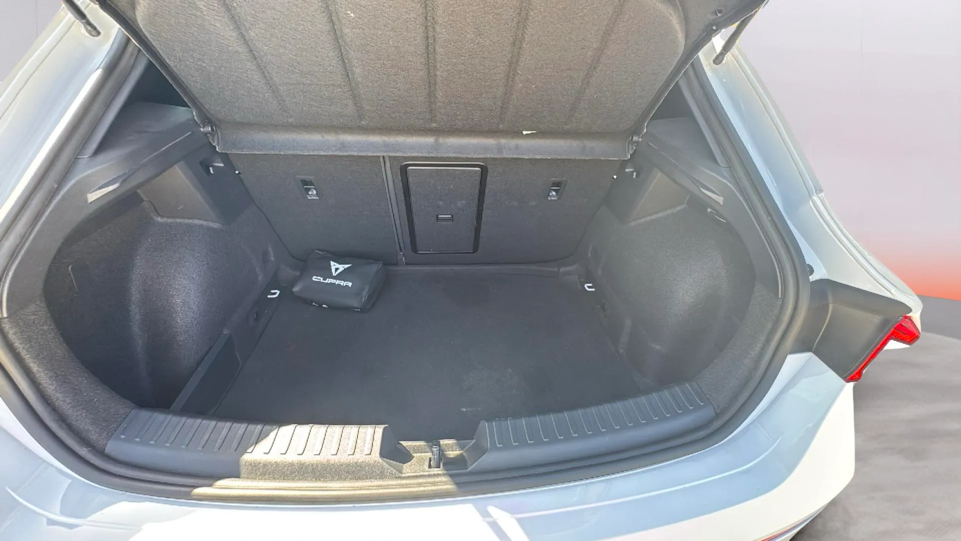 Cupra León 2.0 TSI DSG - foto 24